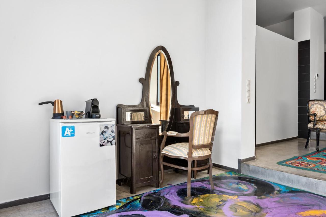 Serenity Boutique Suites Athánion エクステリア 写真