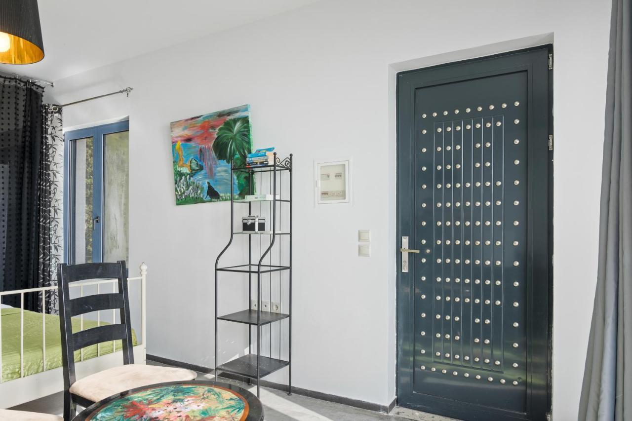 Serenity Boutique Suites Athánion エクステリア 写真
