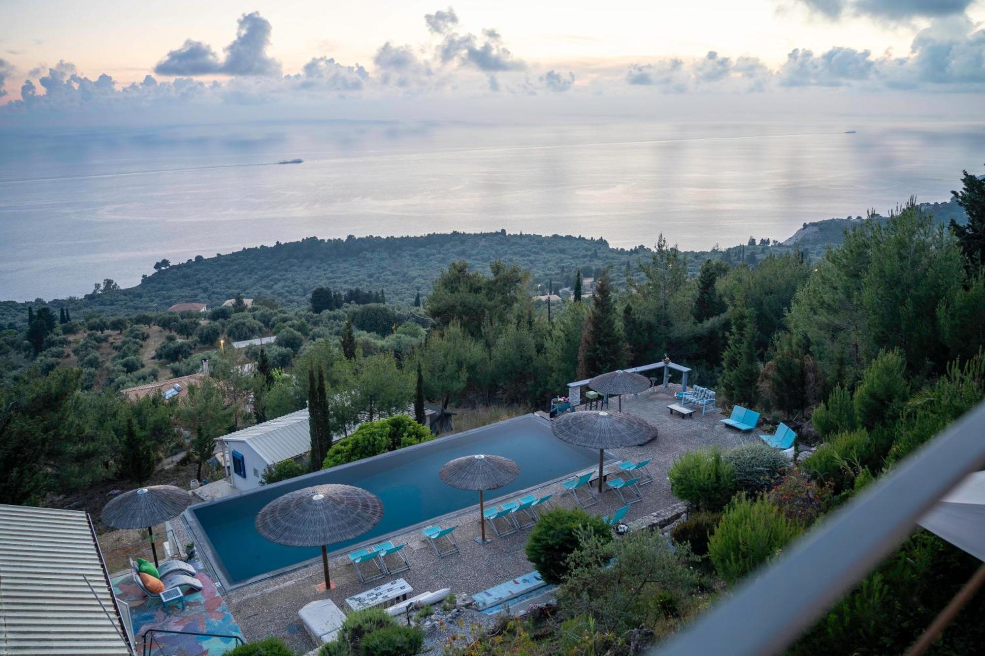 Serenity Boutique Suites Athánion エクステリア 写真