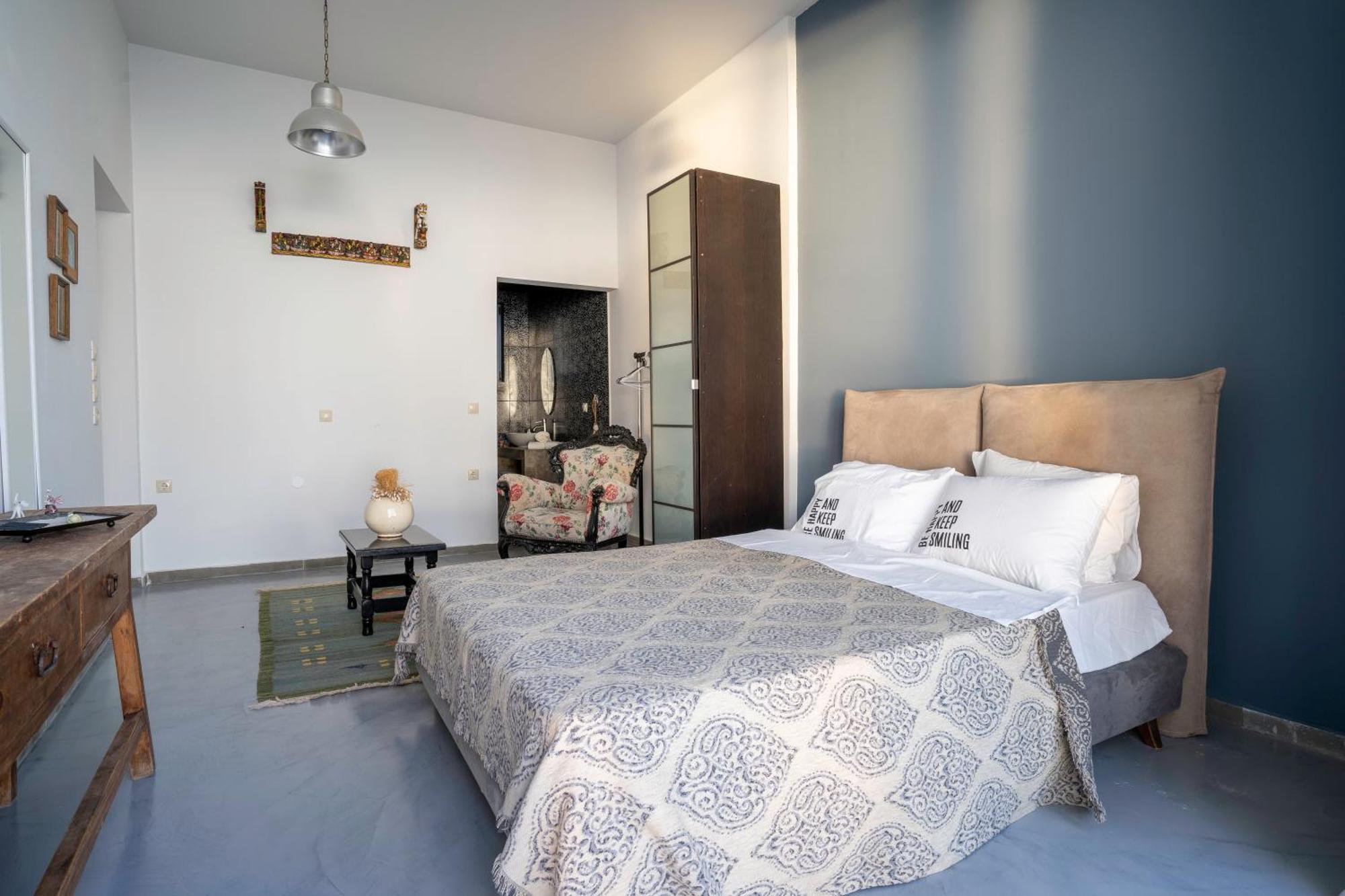 Serenity Boutique Suites Athánion エクステリア 写真