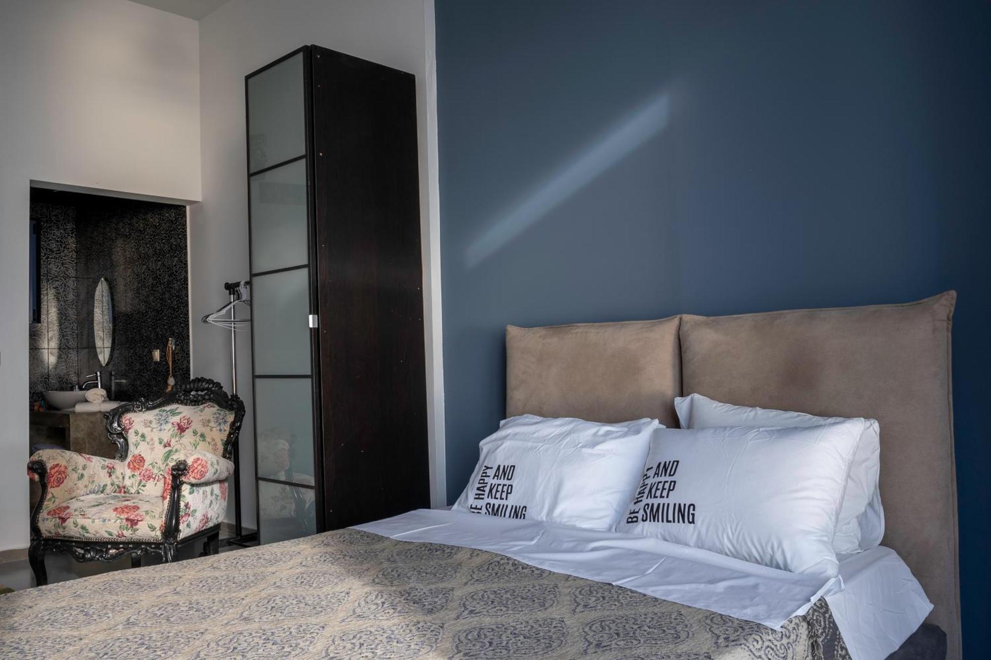Serenity Boutique Suites Athánion エクステリア 写真